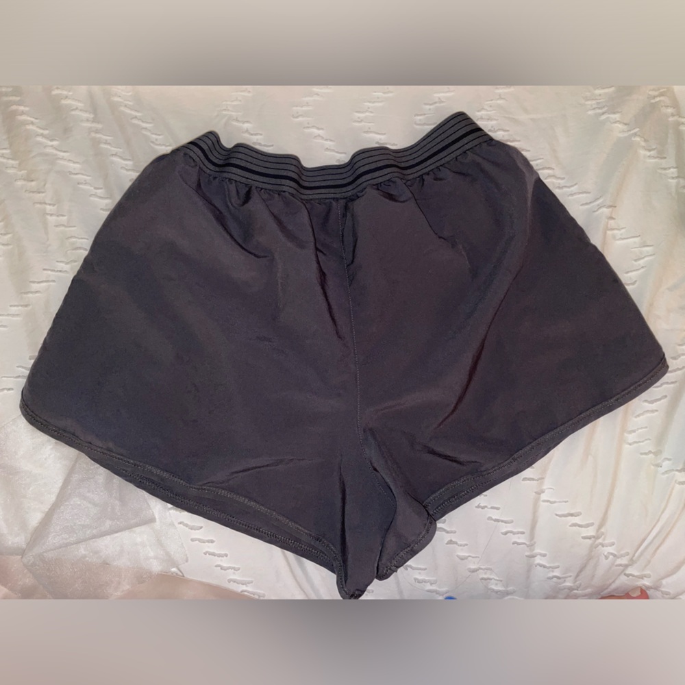 Under Armour Running Shorts - Picture 2 of 3
